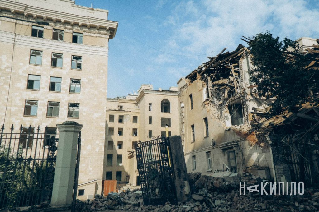  Зруйнована будівля ОДА. Джерело: медіагрупа “Накипіло”
