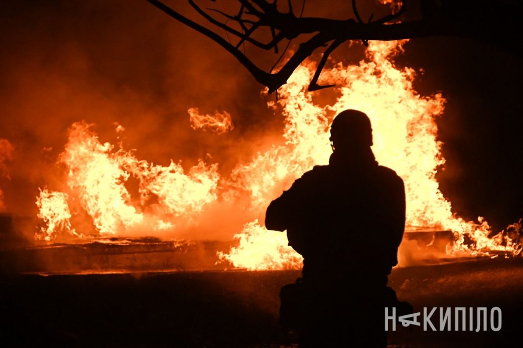 Рятувальники на Харківщині близько 6500 разів виїжджали усувати наслідки атак рф Рятувальники на Харківщині близько 6500 разів виїжджали усувати наслідки атак рф