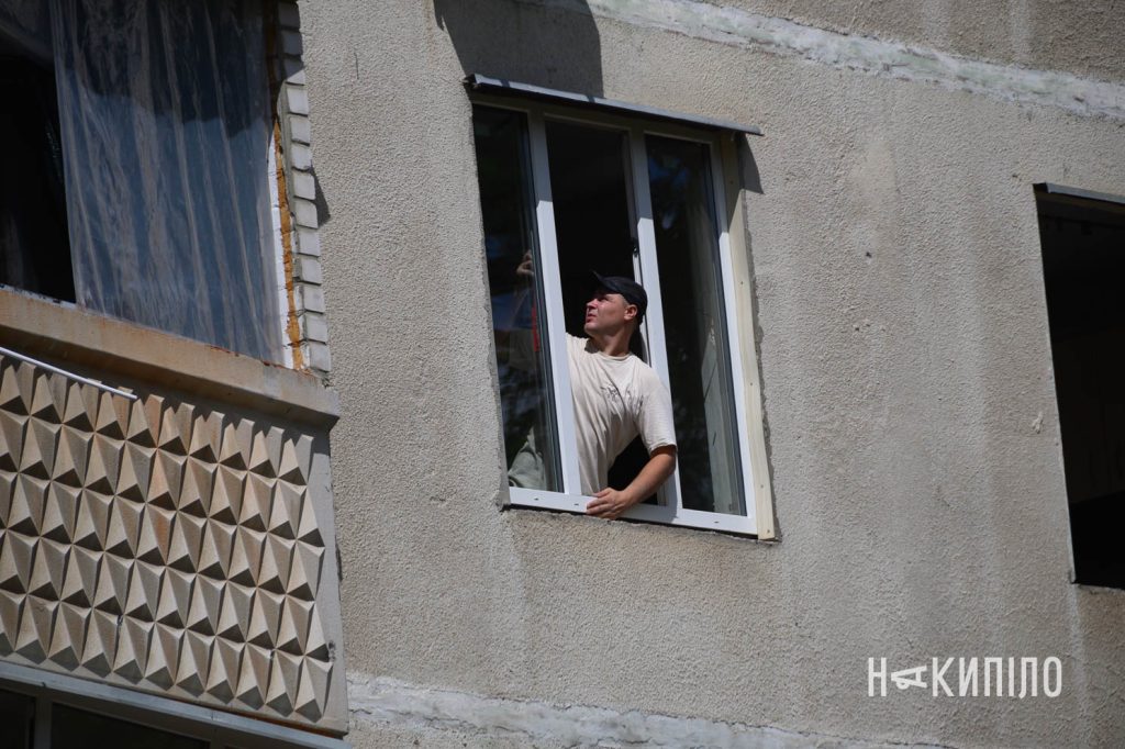 Як влада розв’язує проблему житла для мешканців та переселенців із Харківщини та Донеччини? Наслідки обстрілу та відновлення по адресу проспект Перемоги будинок 64