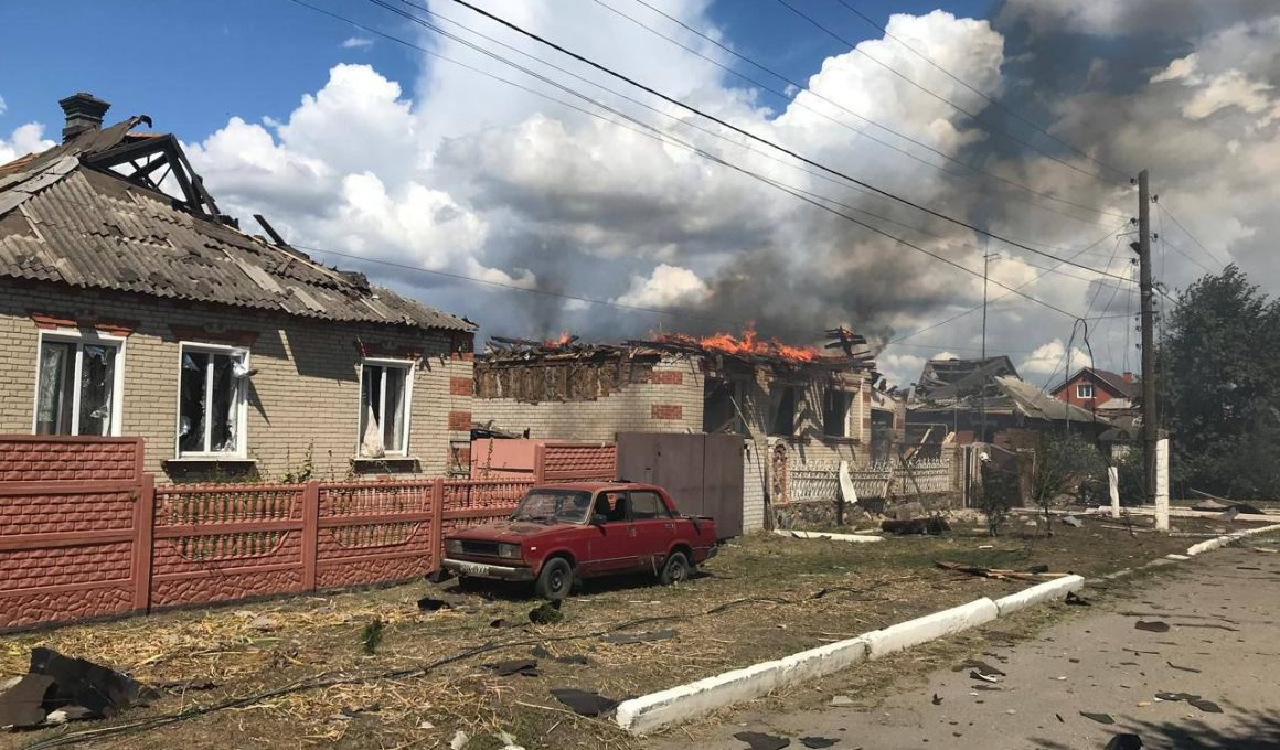 Обстріл селища Золочів на Харківщині