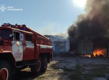 Влучання російської ракети у селі Шестакове, фото ДСНС