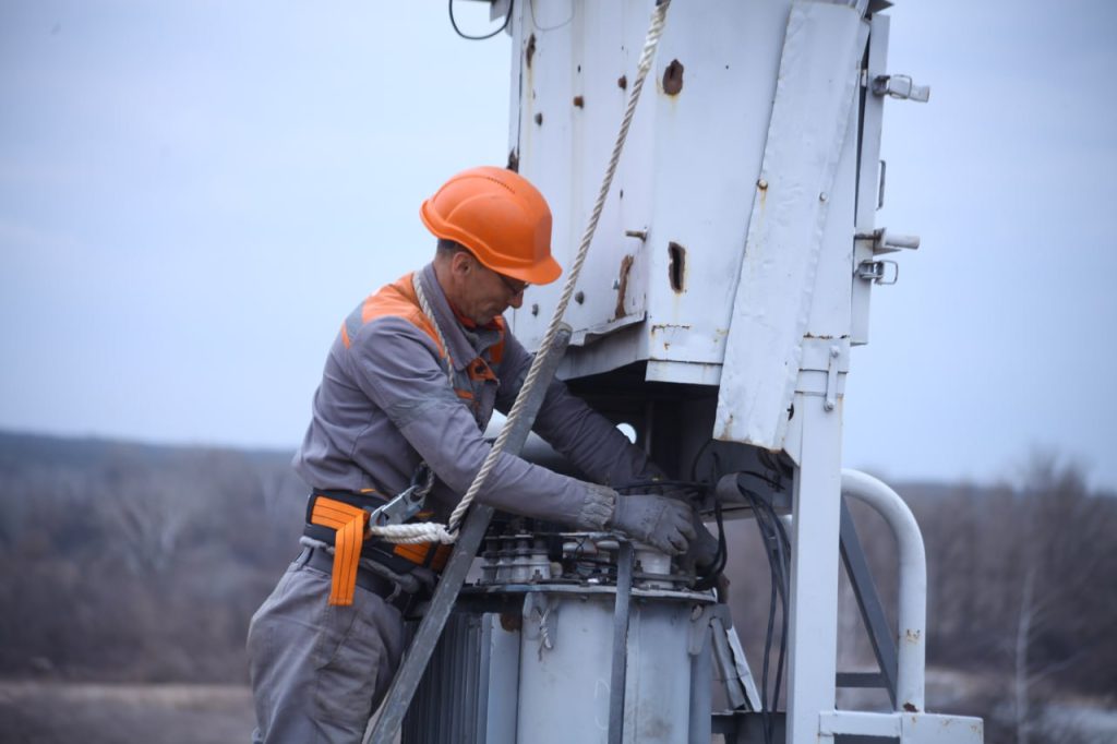 Спільнокошт на електроенергію. Як енергокооператив зарадить проблемам в енергетиці 3 енергетики повертають світло на Харківщині