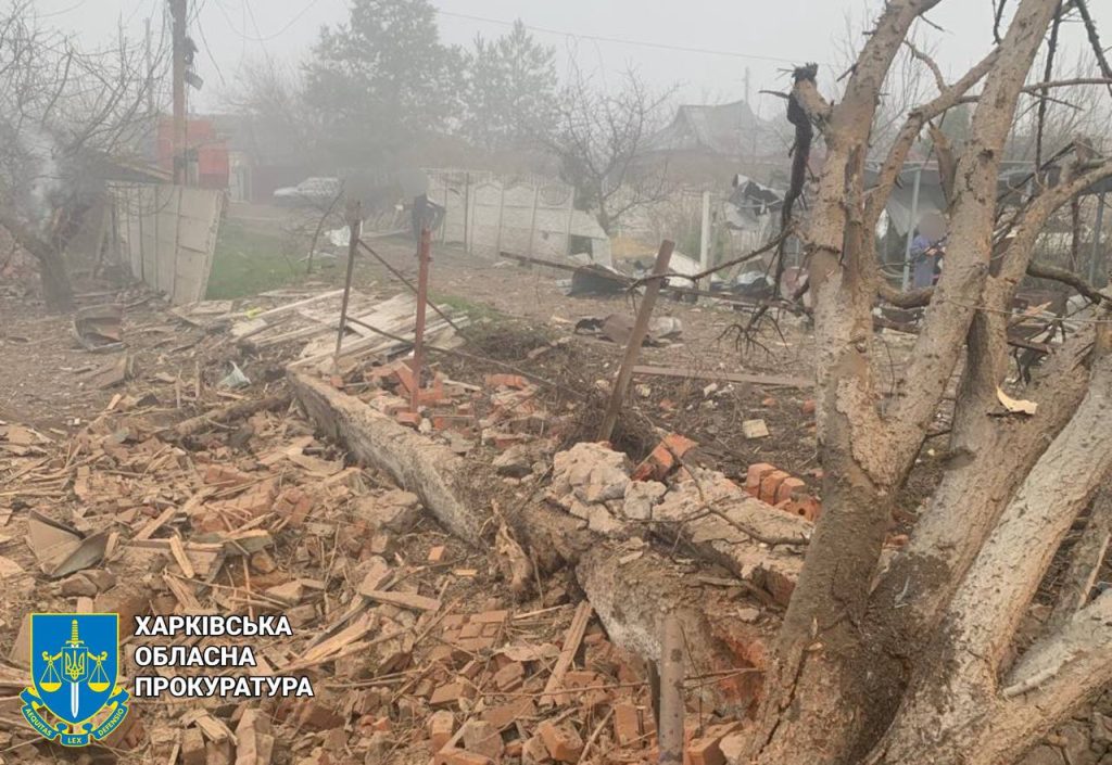 окупанти вдарили по селу на Харківщині, є постраждалі (фото) с. Слатине. Наслідки обстрілу 12 квітня