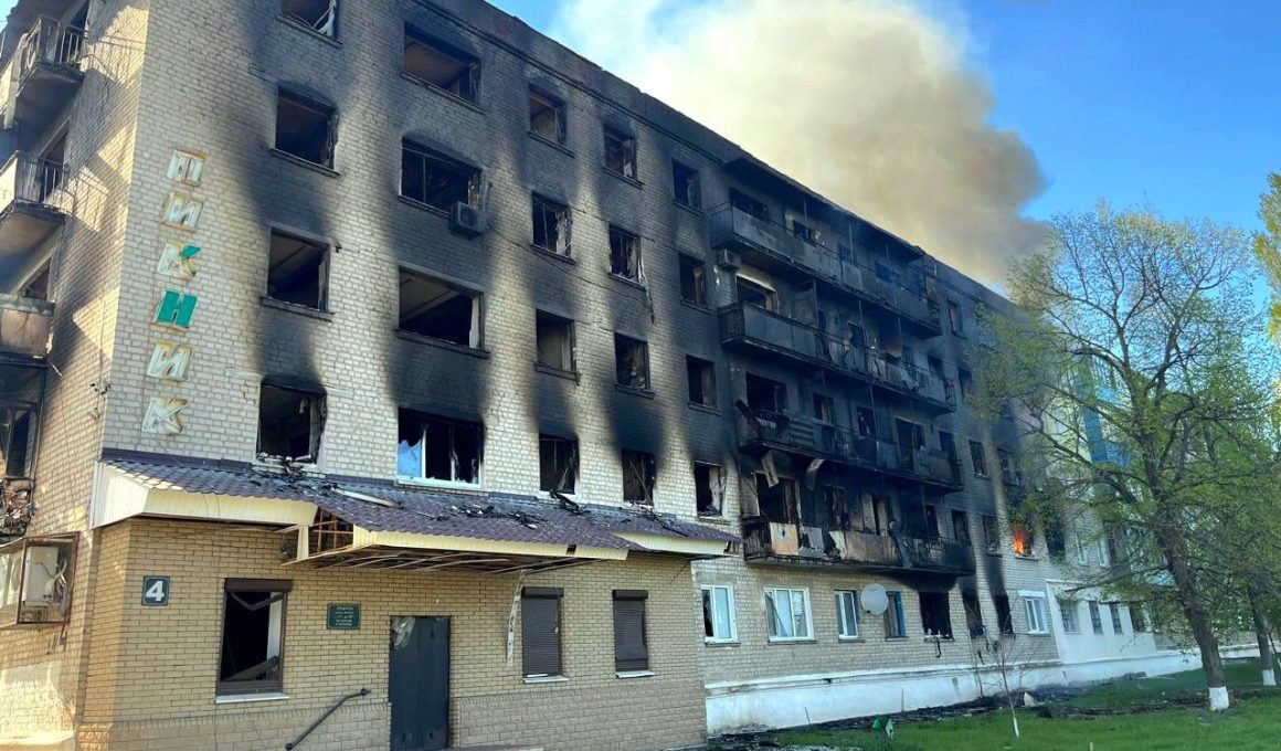 У Ківшарівці згоріли 36 квартир через влучання «Шахеда»