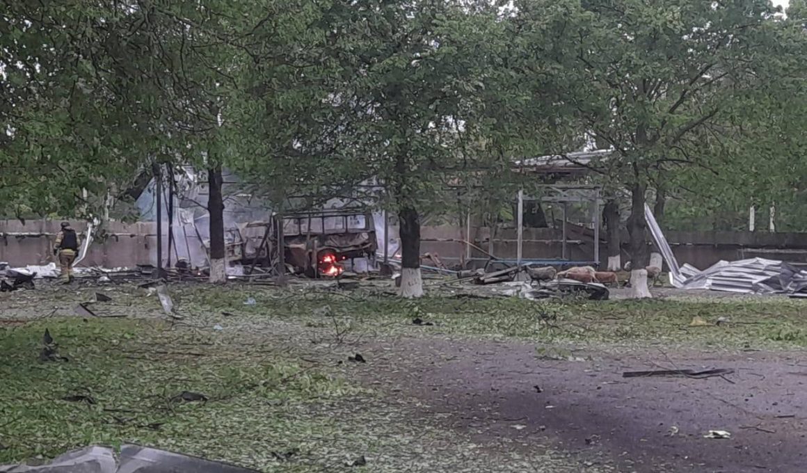 обстріл 6 травня, пожежа, фото ХОВА