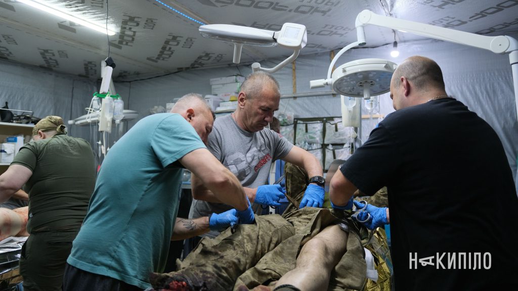 Стабілізаційний пункт, стабпункт, Вовчанський напрямок, медики, лікарі, лікарня, поранені військові, поранення, Фото: Ігор Лептуга