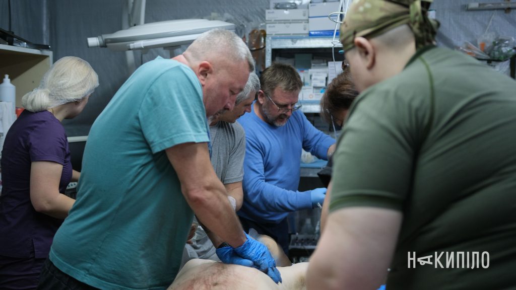 Стабілізаційний пункт, стабпункт, Вовчанський напрямок, медики, лікарі, лікарня, поранені військові, поранення, Фото: Ігор Лептуга