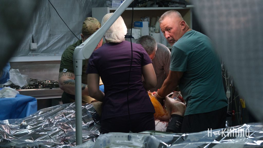 Стабілізаційний пункт, стабпункт, Вовчанський напрямок, медики, лікарі, лікарня, поранені військові, поранення, Фото: Ігор Лептуга