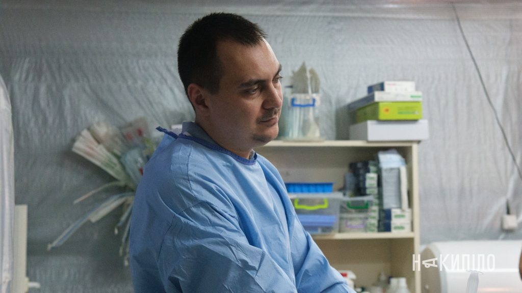 Стабілізаційний пункт, стабпункт, Вовчанський напрямок, медики, лікарі, лікарня, поранені військові, поранення, Фото: Ігор Лептуга