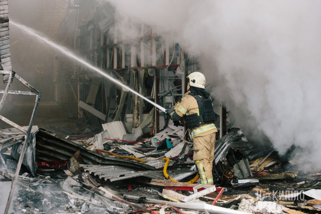 Барабашово, ринок у Харкові, пожежа, пожежа у Харкові, атака дронів, 6 травня, фото: Павло Пахоменко