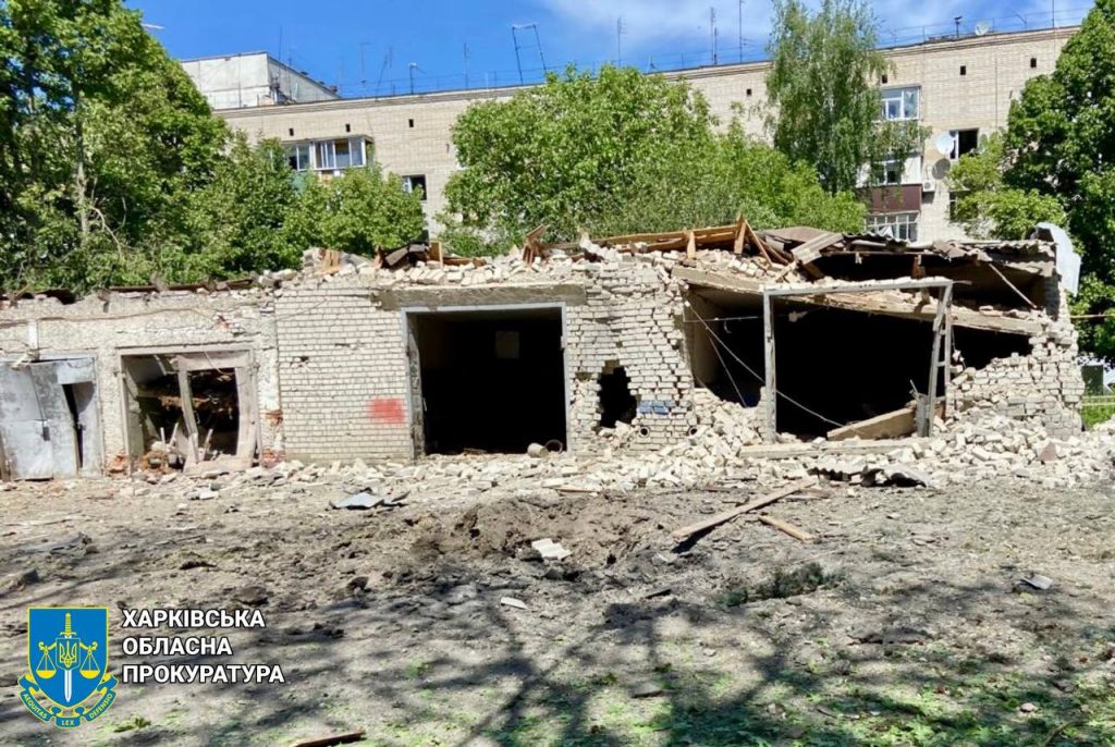 Зруйновані будинки Купʼянськ