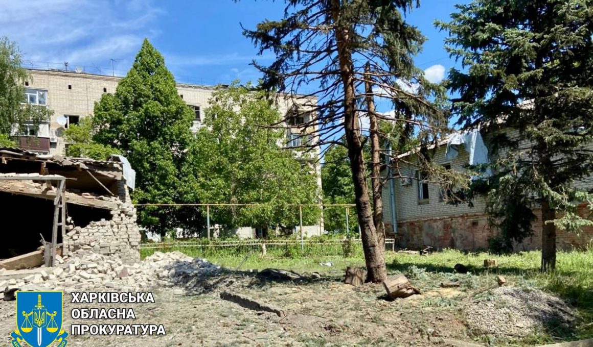 Зруйновані будинки Купʼянськ