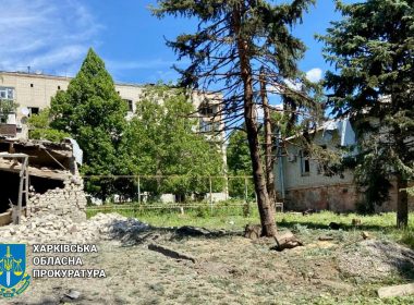 Зруйновані будинки Купʼянськ