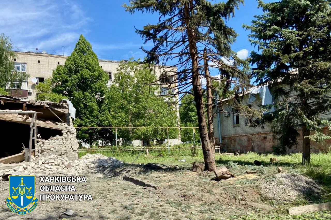 Зруйновані будинки Купʼянськ