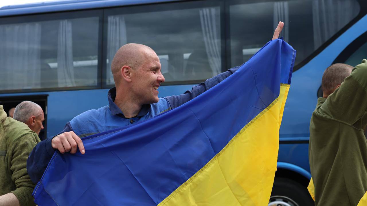 Другий етап звільнення українських військовополонених у форматі 1000 на 1000 24.05.25