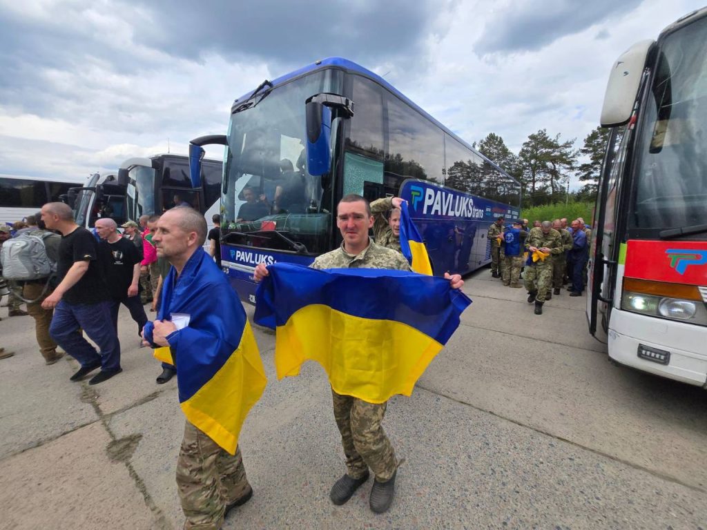 Другий етап звільнення українських військовополонених у форматі 1000 на 1000 24.05.25