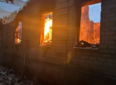 На фото наслідки ударів по місту Купʼянськ