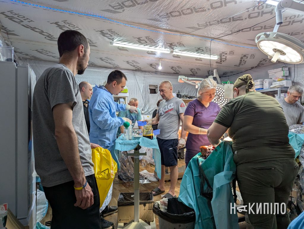 Стабілізаційний пункт, стабпункт, Вовчанський напрямок, медики, лікарі, лікарня, поранені військові, поранення, Фото: Ігор Лептуга