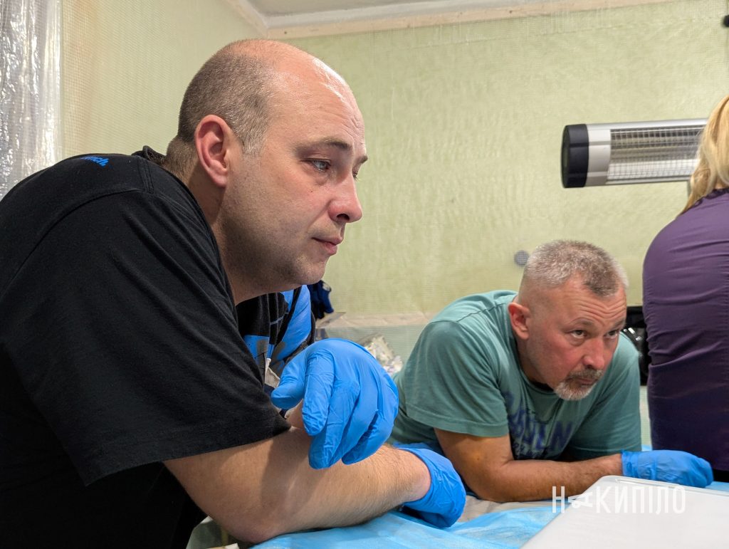 Стабілізаційний пункт, стабпункт, Вовчанський напрямок, медики, лікарі, лікарня, поранені військові, поранення, Фото: Ігор Лептуга