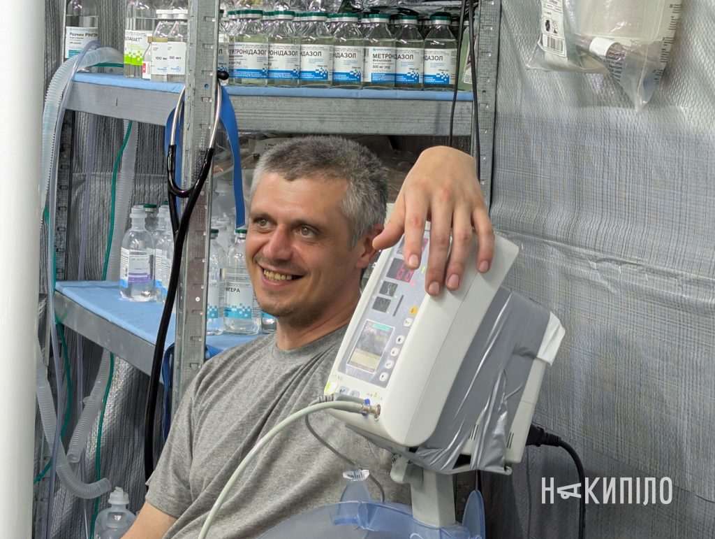 Стабілізаційний пункт, стабпункт, Вовчанський напрямок, медики, лікарі, лікарня, поранені військові, поранення, Фото: Ігор Лептуга