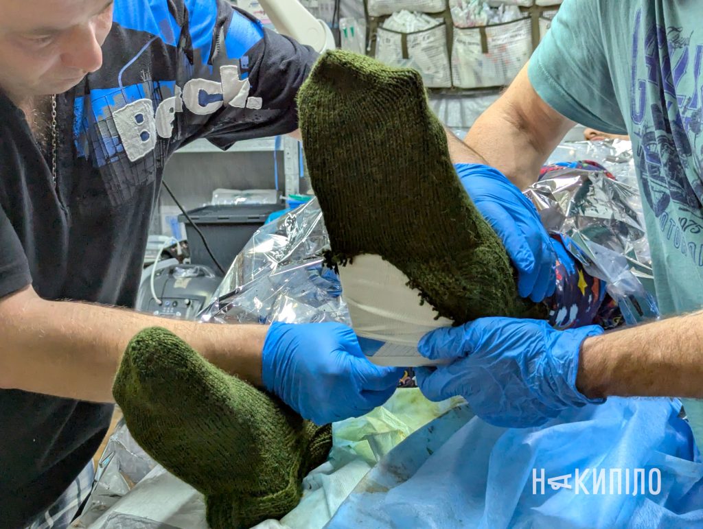 Стабілізаційний пункт, стабпункт, Вовчанський напрямок, медики, лікарі, лікарня, поранені військові, поранення, Фото: Ігор Лептуга