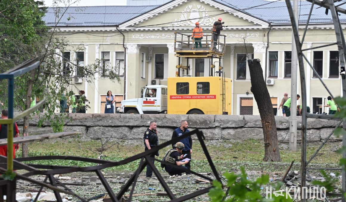 Наслідки влучання авіабомби по Харкову Фото: Ігор Лептуга