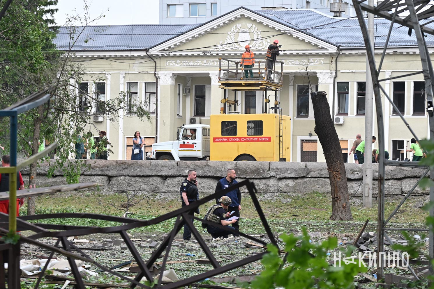 Наслідки влучання авіабомби по Харкову Фото: Ігор Лептуга