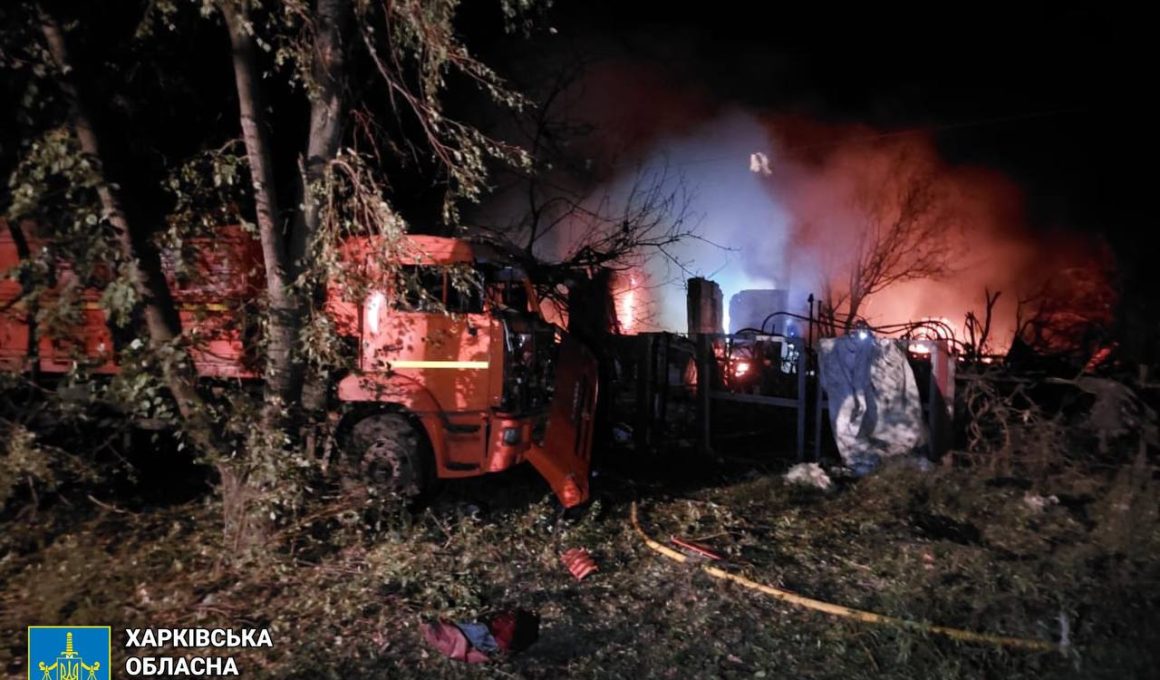 Пожежа від обстрілу в приватному будинку