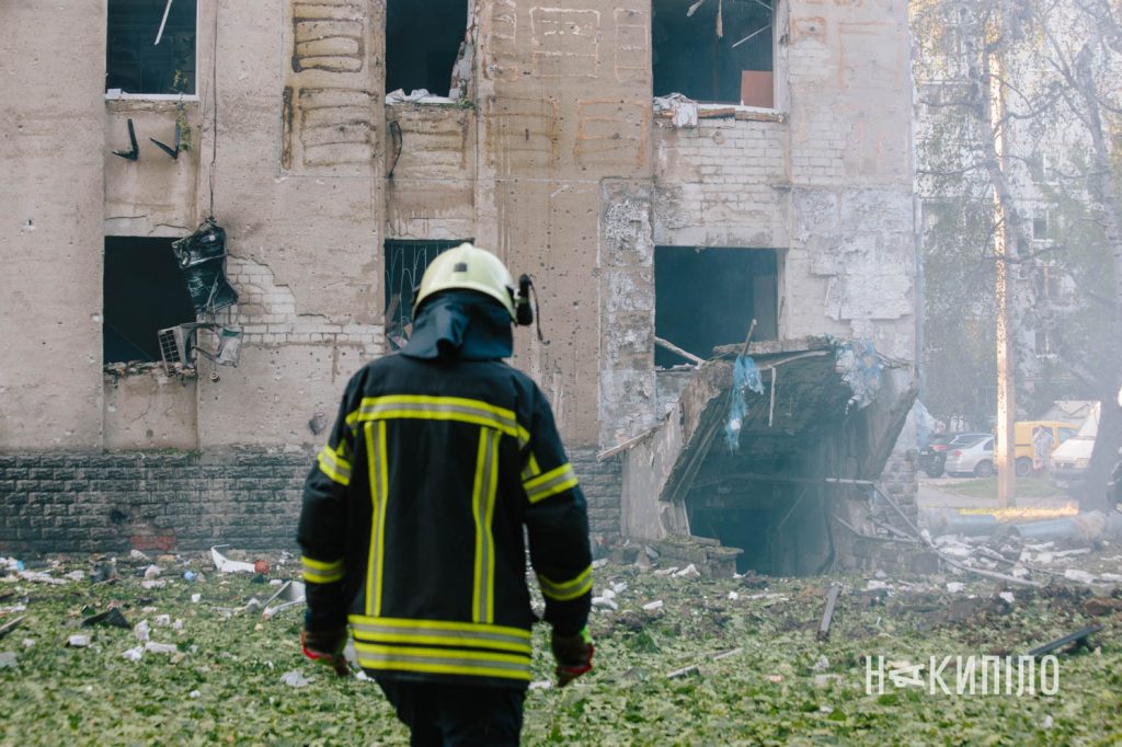 Наслідки прильоту шахеда у Шевченківському районі Харкова 7 липня 2025 року, фото: Павло Пахоменко