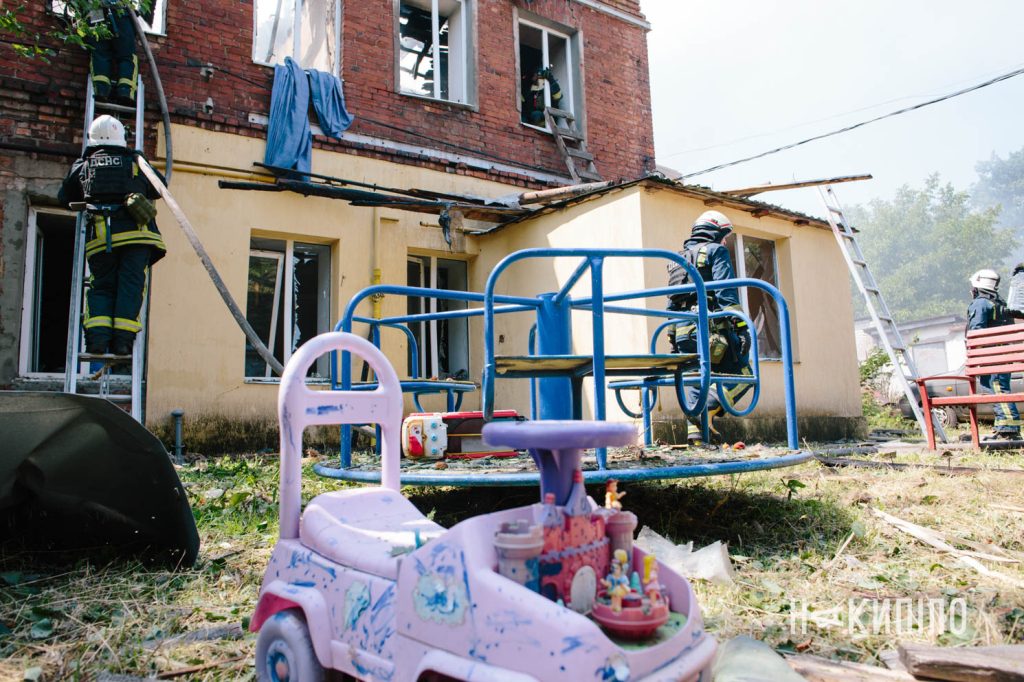 Наслідки прильоту шахеда у холодногірському району Харкова 7 липня 2025 року, під час другого нальоту 7.07.25 фото: Павло Пахоменко