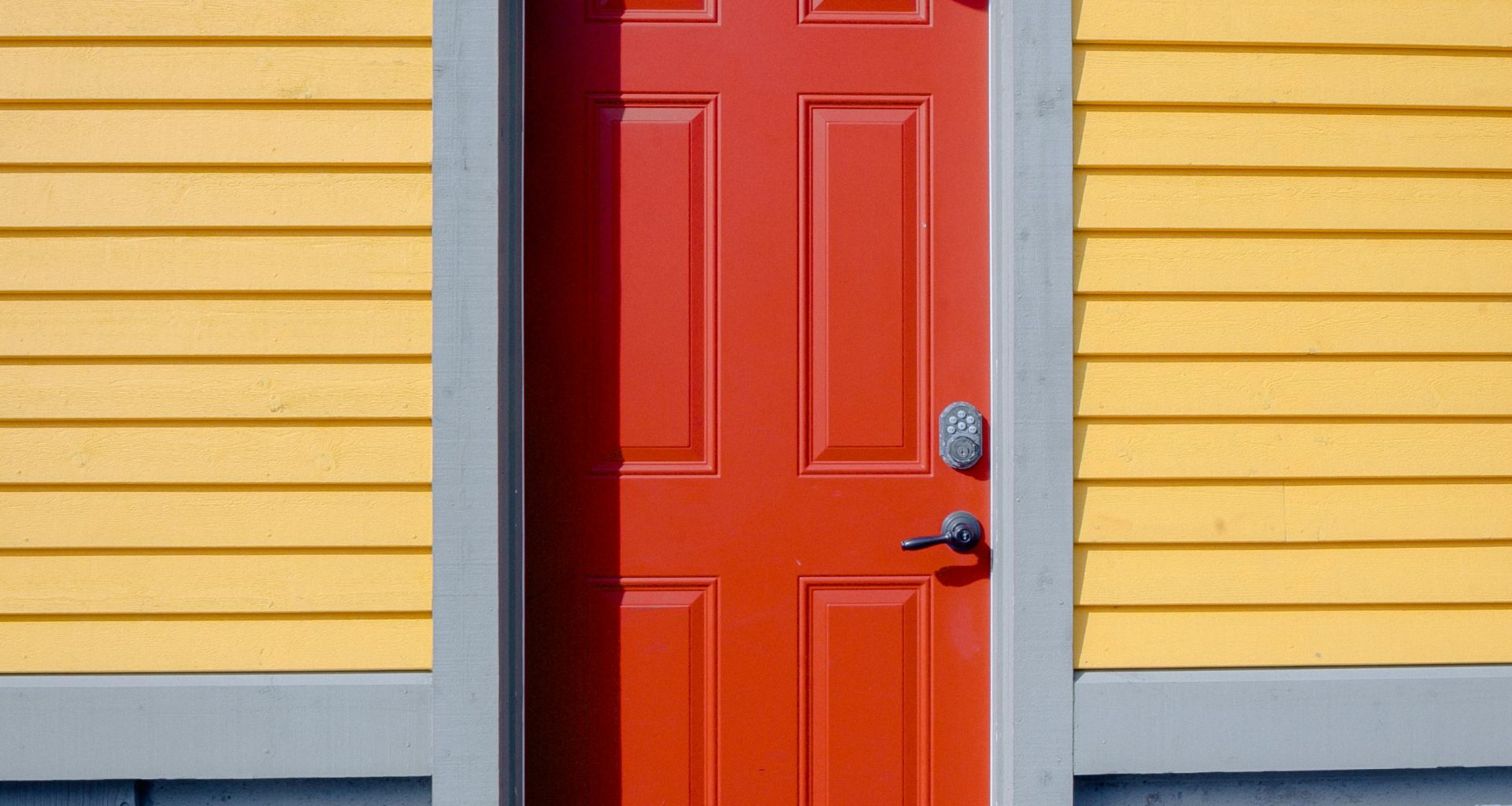 Сайдинг для приватного будинку: переваги різних матеріалів