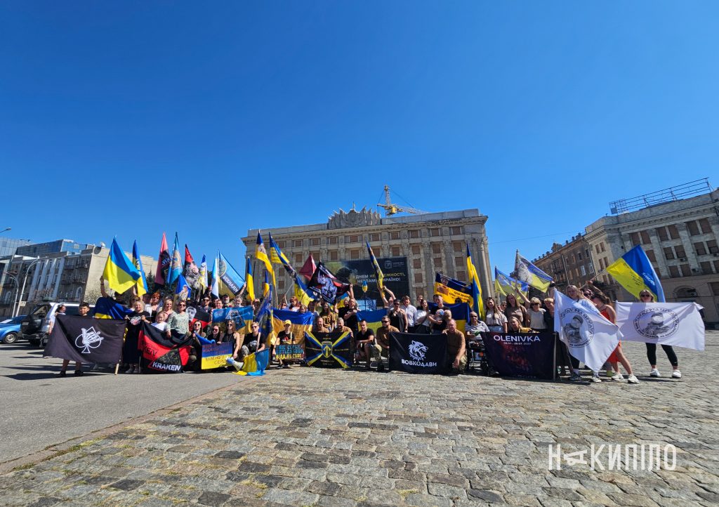 Автопробіг до Дня пам'яті загиблих захисників і захисниць у Харкові