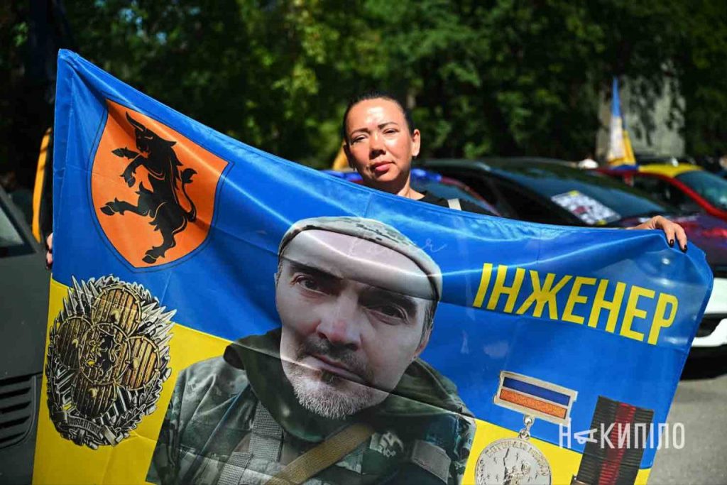 Автопробіг до Дня пам'яті загиблих захисників і захисниць у Харкові