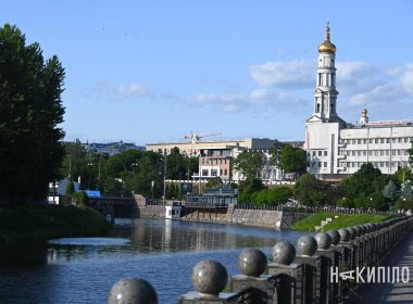 парк шевченко каскад погода пам'ятник кінотеатр україна фонтан озеро сумська вулиця люди парковка дзеркальний струмень храм церква міст харків немо хнатоб опера фото: лептуга ігорпарк шевченко каскад погода пам'ятник кінотеатр україна фонтан озеро сумська вулиця полтавский шлях люди парковка дзеркальний струмень прапор нікольский храм церква міст харків немо набережна річка лодка хнатоб опера, щвидка фото: лептуга ігор
