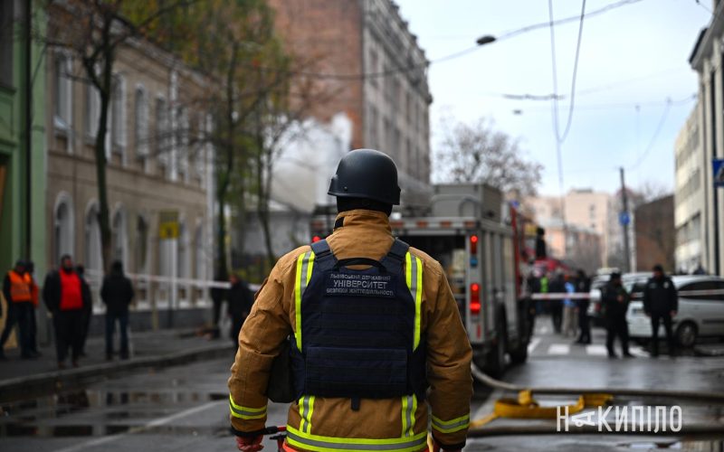 Наслідки російської атаки на дитячий садочок у Харкові. Фото: Ігор Лептуга