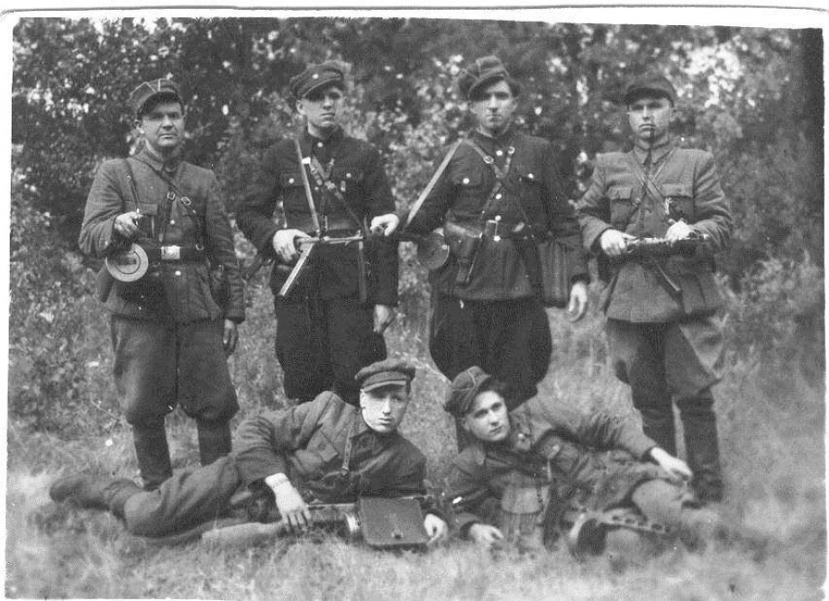 Вояки УПА із Любомльщини на фото кінця 1940-х років
