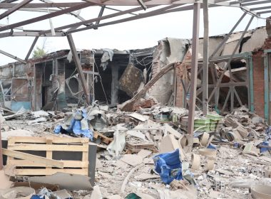 Наслідки російського обстрілу транспортного підприємства у Харкові