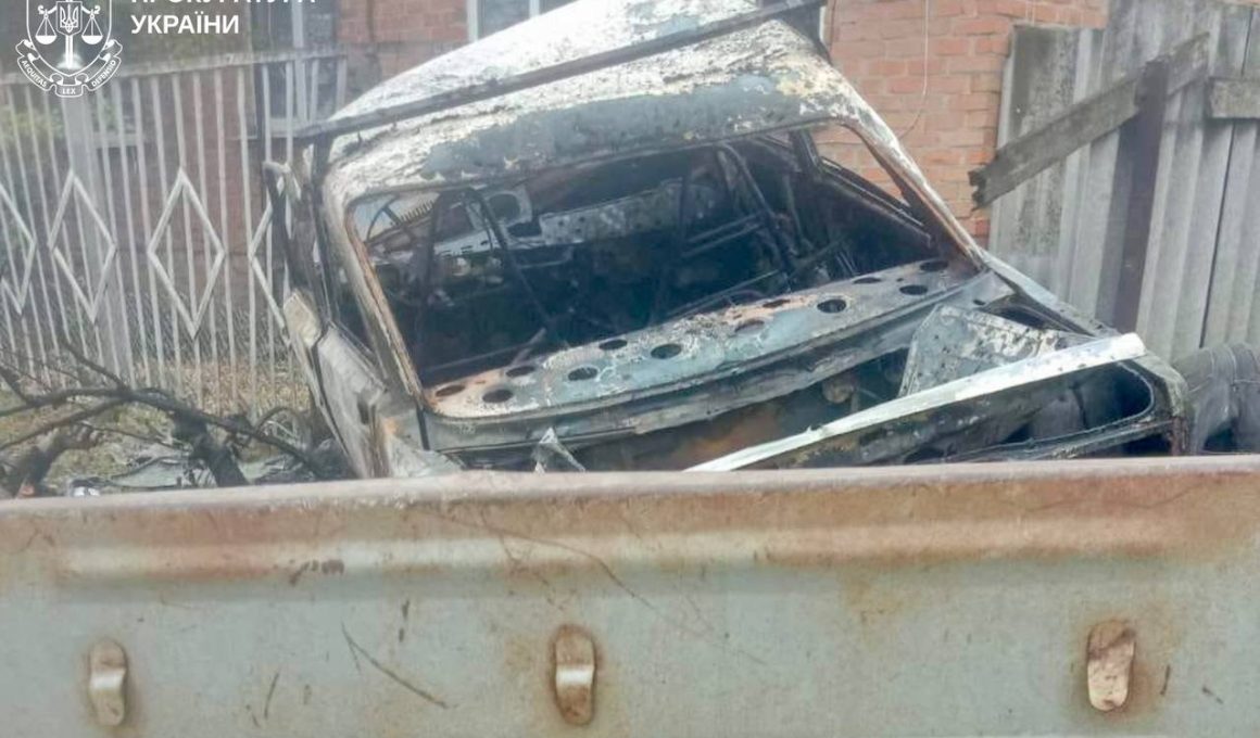 у Куп’янському районі Харківщини російські дрони атакували два автомобілі Фото: Харківська обласна прокуратура