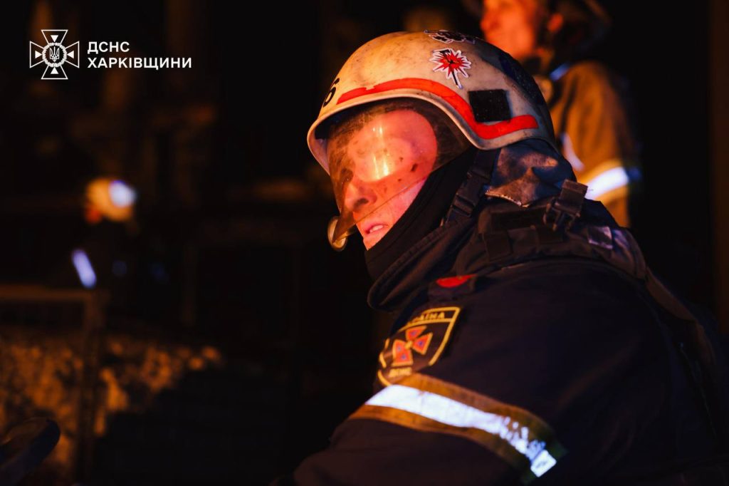 Фото пожежі, які спалахнула після атаки БпЛА на Харків 2