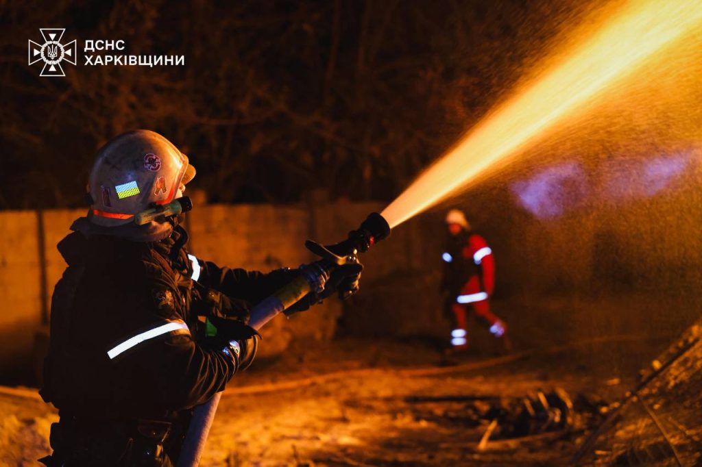 Фото пожежі, які спалахнула після атаки БпЛА на Харків 5