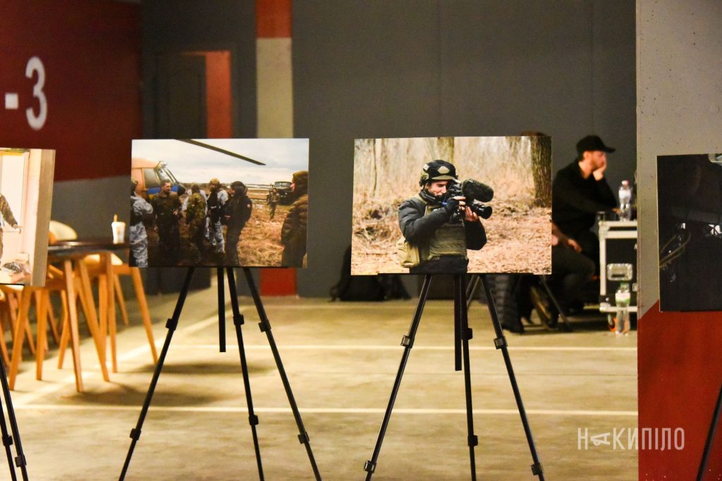 Фільм «Віктор»: як людина з вадами слуху сприймає війну: фотореп 8 фільм «Віктор», виставка фото