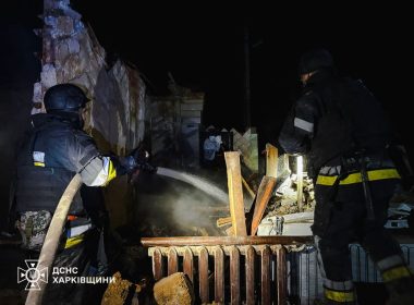 На Харківщині через обстріл горів приватний будинок у сели Плоске