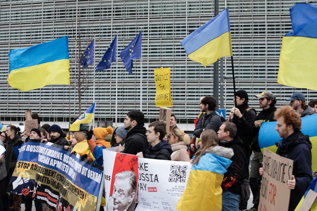 У Європі протестують проти блокування репараційного кредиту для України 5