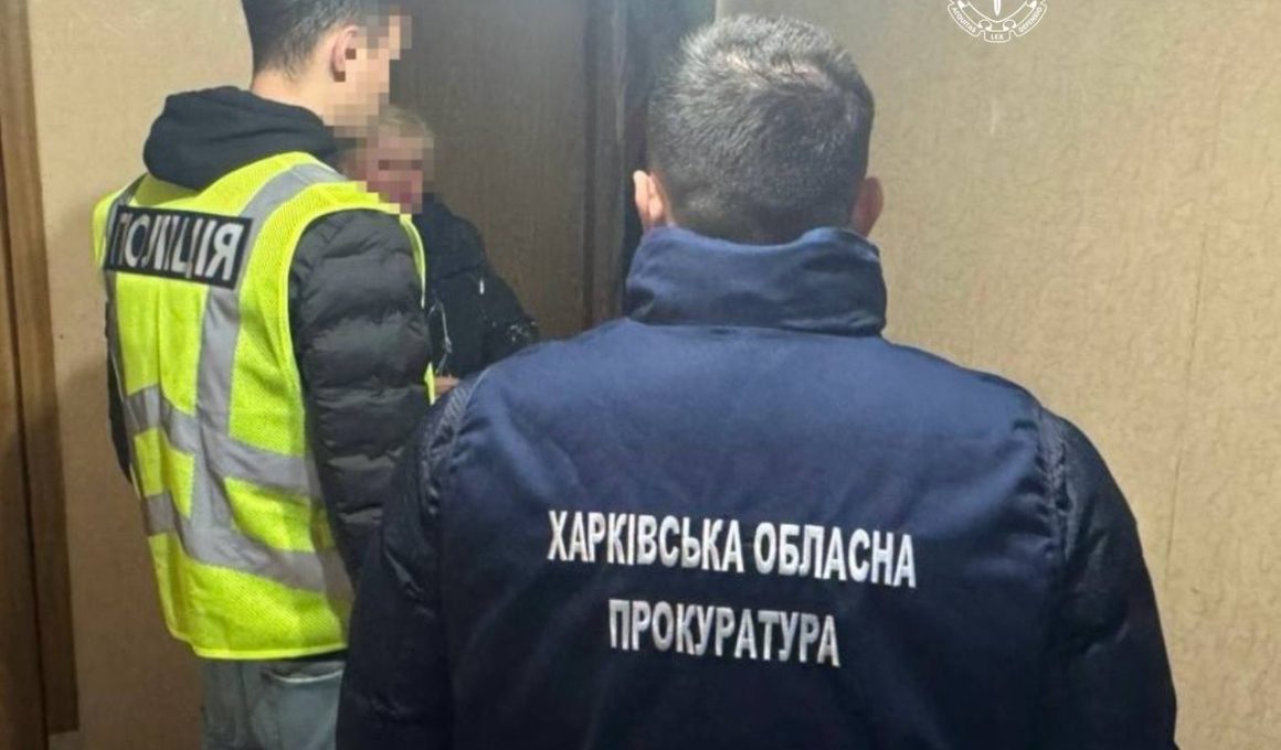 У Харкові затримали чоловіка, який вимагав 2000 доларів за зняття з розшуку ТЦК