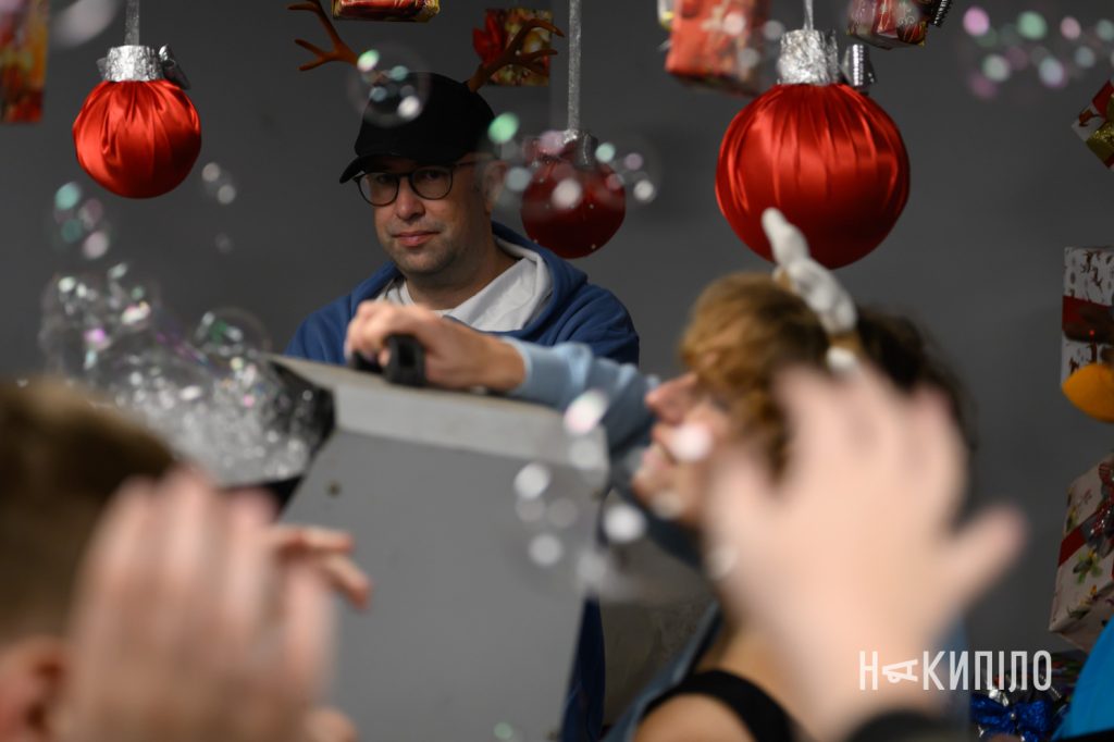 «Олені святого Миколая» привезли подарунки на Харківщину. Фоторепортаж 2 Олені Святого Миколая у Слатіно, Харківська область 6 грудня 2025 року, фото:Лептуга Ігор