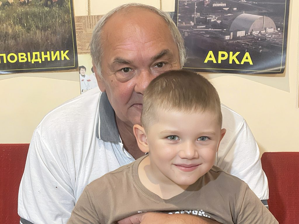 Чорнобильська катастрофа 39 років потому: свідчення харківських ліквідаторів та евакуйованих 5 Каніщев Олег Олексійович з онуком