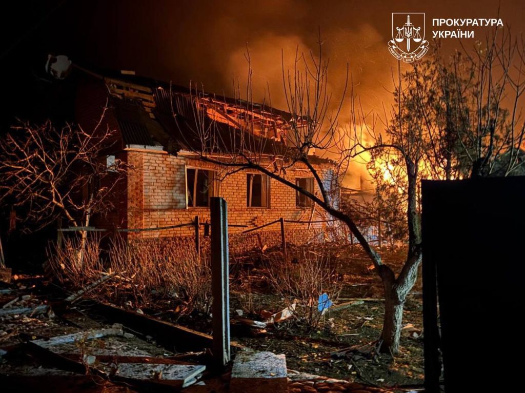 росіяни били по Харківщині: шестеро постраждалих, пожежі 2