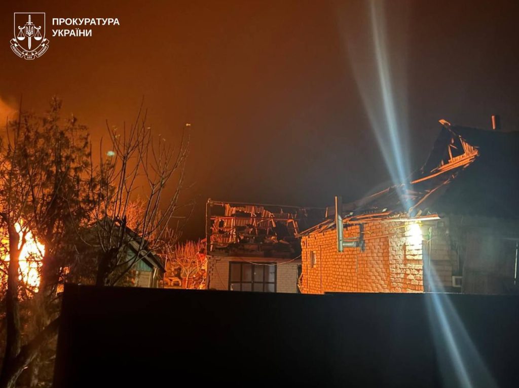 росіяни били по Харківщині: шестеро постраждалих, пожежі 3