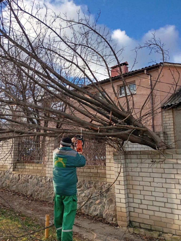 Наслідки негоди у Харкові: фоторепортаж 2