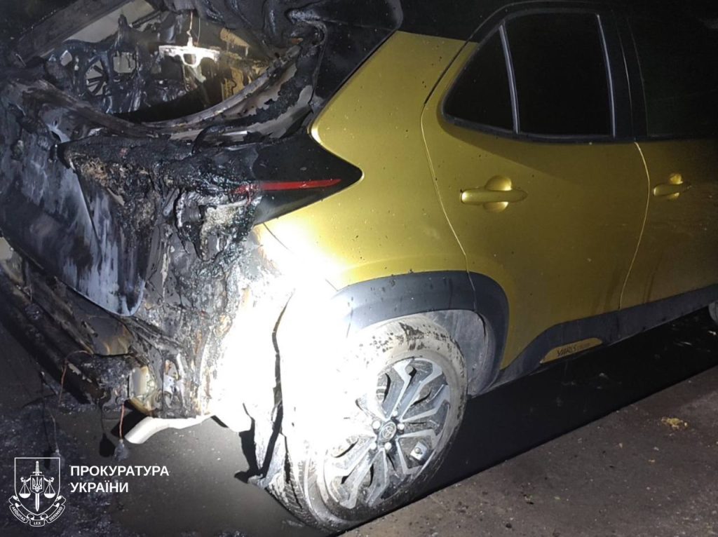 У Харкові судитимуть парубка за підпал авто 3